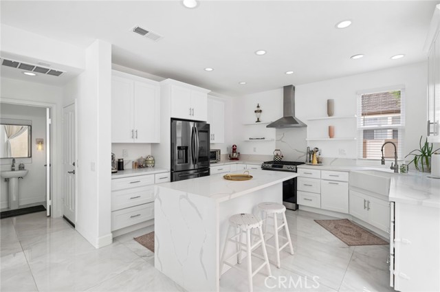 18 Lessay, Newport Coast CA: https://media.crmls.org/medias/ad2a1245-8dfd-41ba-a074-b679e8816506.jpg