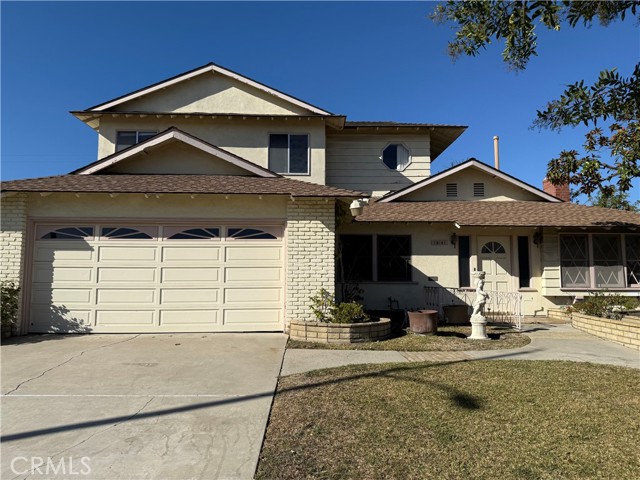 Detail Gallery Image 1 of 37 For 15141 Victoria Ln, Huntington Beach,  CA 92647 - 5 Beds | 3 Baths