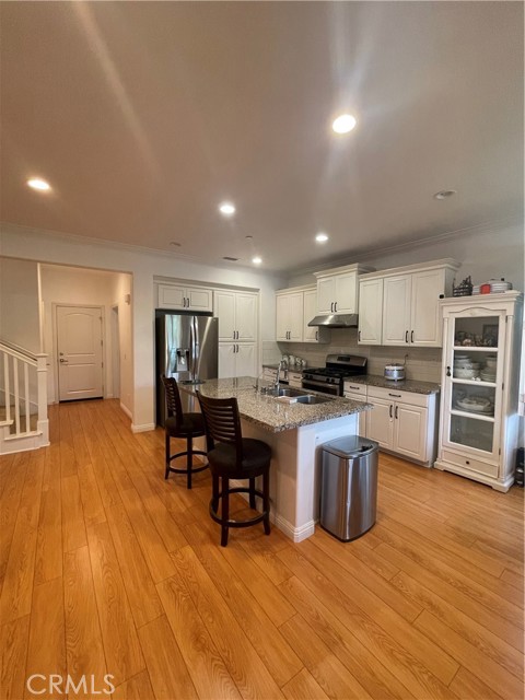 Detail Gallery Image 8 of 10 For 168 Rose Arch, Irvine,  CA 92620 - 3 Beds | 2/1 Baths