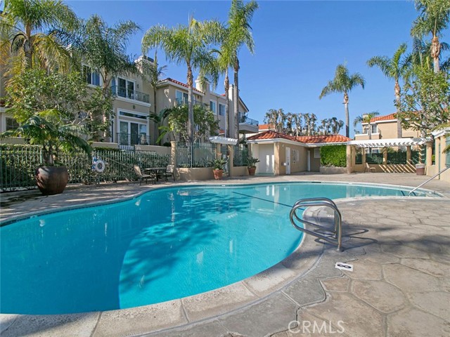 Detail Gallery Image 29 of 30 For 6051 Shadowbrook Cir, Huntington Beach,  CA 92648 - 2 Beds | 2/1 Baths