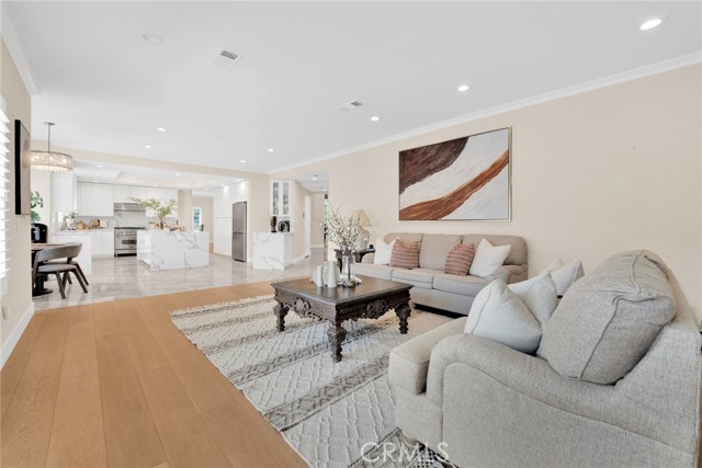 2122 S 3rd Avenue, Arcadia CA: https://media.crmls.org/medias/ad2f4047-5dd2-4922-985c-6e39268538cd.jpg