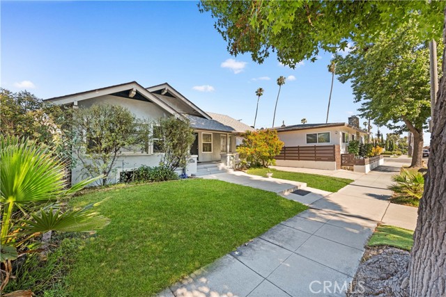 Detail Gallery Image 2 of 49 For 202 Mira Mar Ave, Long Beach,  CA 90803 - 4 Beds | 3 Baths