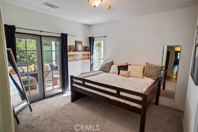 525 Bob Hope Drive, Burbank CA: https://media.crmls.org/medias/ad2fe2b1-8988-4e8b-8540-d22ecba2fa40.jpg