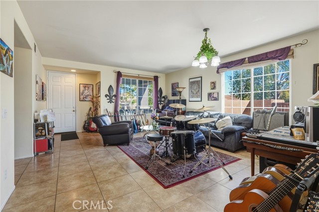 Detail Gallery Image 5 of 36 For 28853 Galaxy, Menifee,  CA 92586 - 5 Beds | 3 Baths