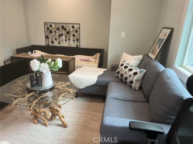 5524 1/2 Spokane, Los Angeles CA: https://media.crmls.org/medias/ad3040de-47c1-4d09-bef5-21406df31c21.jpg