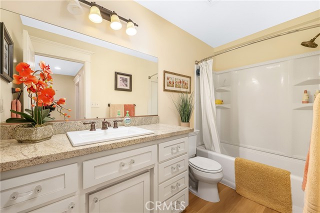 Upstairs full bathroom