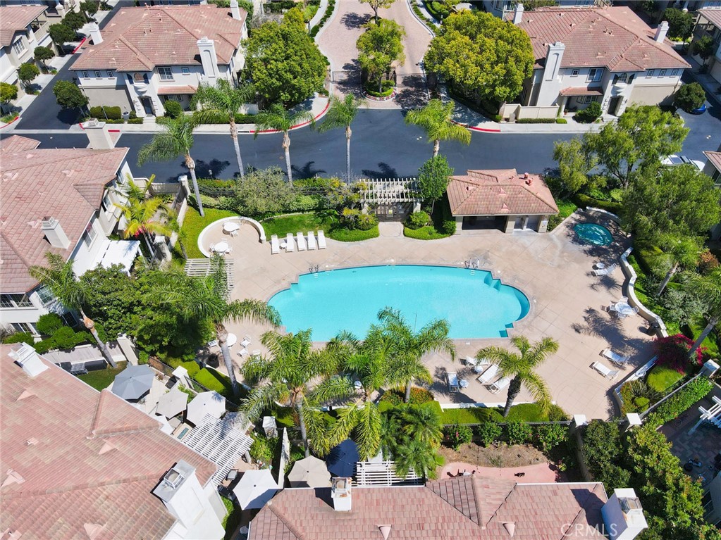 https://media.crmls.org/medias/ad3142f6-93a9-46ec-af5f-73d60704b5a0.jpg?preset=X-Large