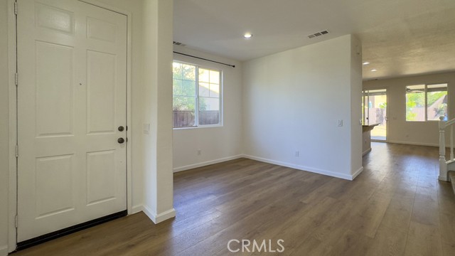 31659 Rosales Avenue, Murrieta CA: https://media.crmls.org/medias/ad317245-e600-408a-9054-5f966100f244.jpg