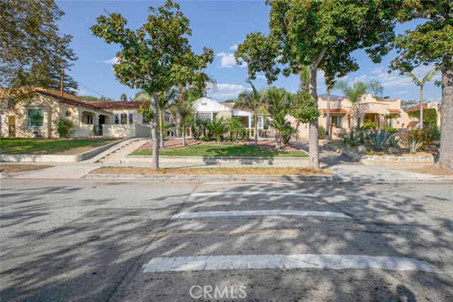 565 Olmsted Drive photo 6