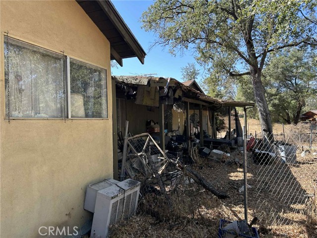 45304 Road 621, Ahwahnee CA: https://media.crmls.org/medias/ad3218f2-cddd-4f5b-9d90-cd55fdfe2837.jpg