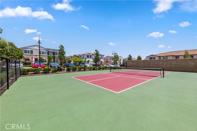 5680 Kate Way, Fontana CA: https://media.crmls.org/medias/ad322761-e8c3-4767-8b1d-bd5a93611243.jpg