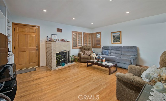 Detail Gallery Image 6 of 29 For 10851 Woodbine, Los Angeles,  CA 90034 - 2 Beds | 1 Baths