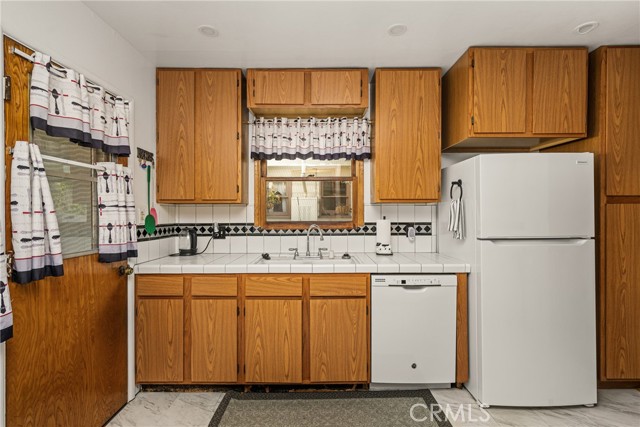 273 N Cleveland Street, Orange CA: https://media.crmls.org/medias/ad326f46-5770-47d2-ae17-6b48b6e3a72c.jpg