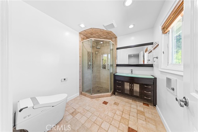 700 S Chaparro Road, Covina CA: https://media.crmls.org/medias/ad33292a-0b49-46d6-ae6b-ac2748d9263c.jpg