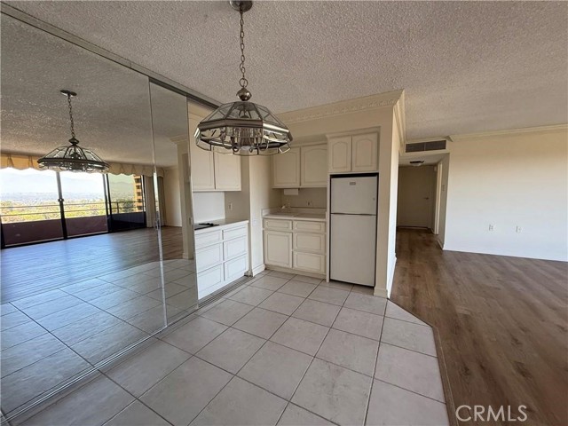 24055 Paseo Del Lago 1058, Laguna Woods CA: https://media.crmls.org/medias/ad337c5d-1de7-4c05-8fa1-14240e15287d.jpg