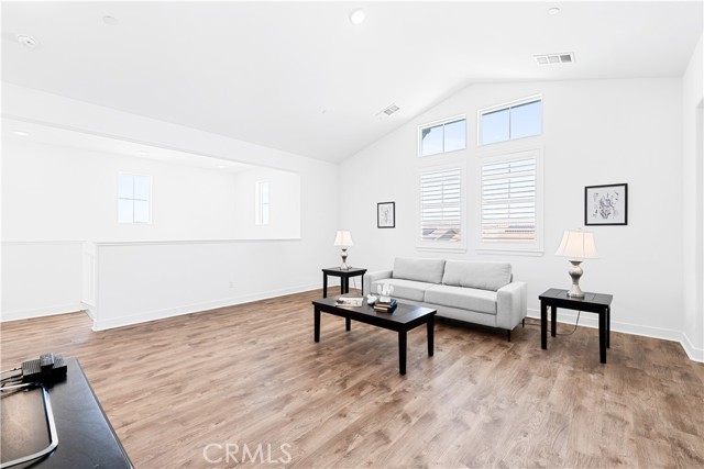 31041 Bridle Way, Menifee CA: https://media.crmls.org/medias/ad33b2f6-f572-4846-9467-5c9351d51149.jpg