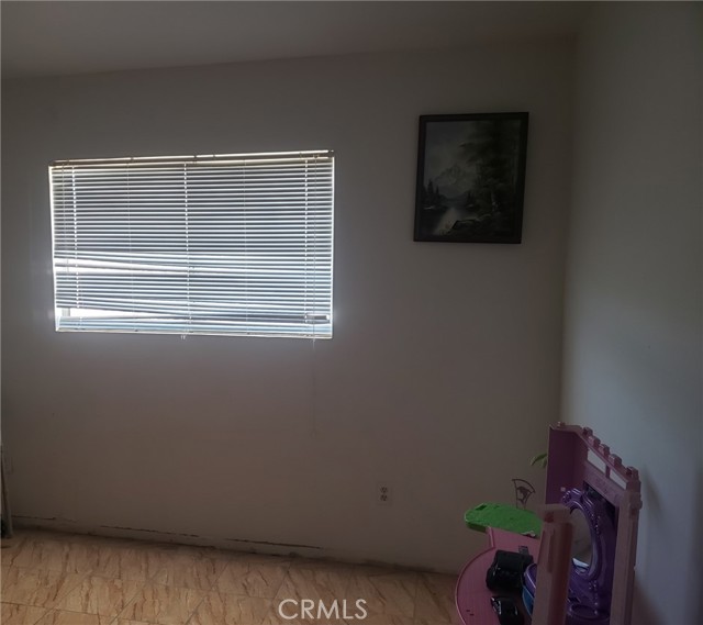 Detail Gallery Image 19 of 27 For 69626 Pluto, Twentynine Palms,  CA 92277 - 5 Beds | 2 Baths