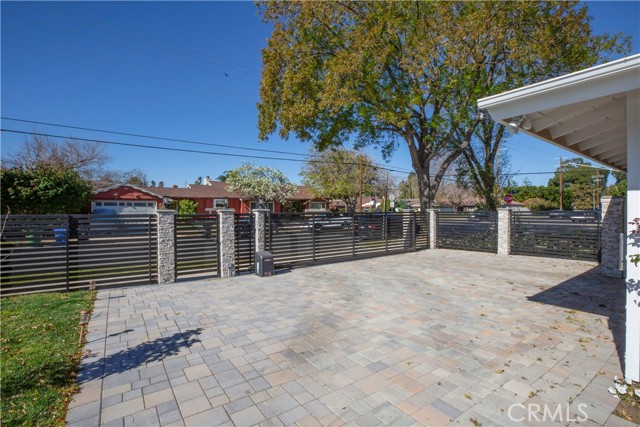 10452 Petit Avenue photo 4