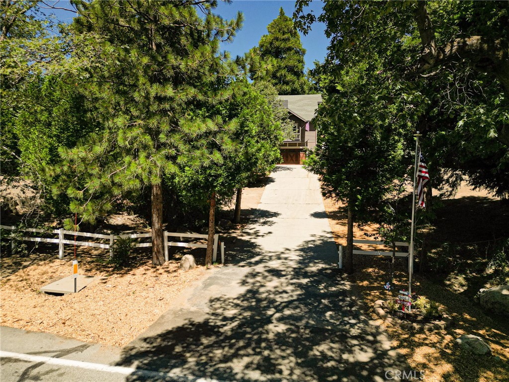 https://media.crmls.org/medias/ad34fa16-6923-4a68-bbe3-e34e3f2e3008.jpg?preset=X-Large