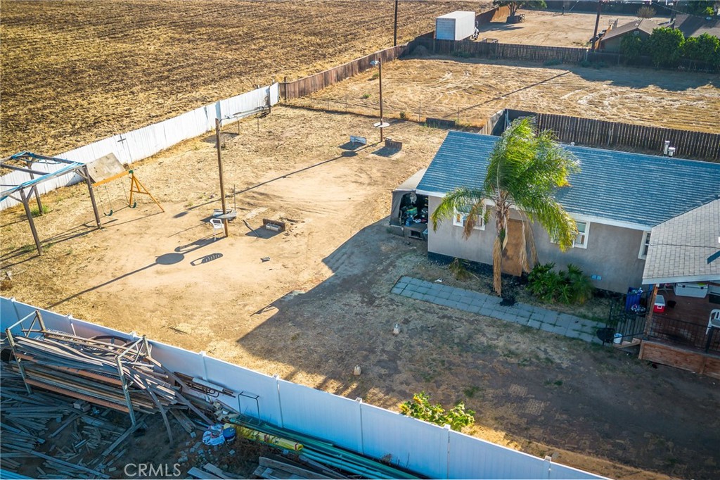 https://media.crmls.org/medias/ad350f27-c5c8-4c6d-b76a-fd033e108804.jpg?preset=X-Large