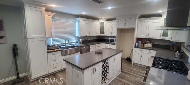 Detail Gallery Image 12 of 32 For 17011 via Los Caballeros, Riverside,  CA 92504 - 5 Beds | 2 Baths