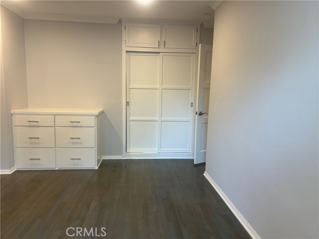 6372 Zelzah photo 17