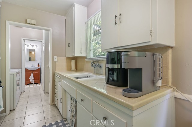 251 E Center Street, Covina CA: https://media.crmls.org/medias/ad35b0af-7043-43f7-8396-76b50728fe0f.jpg
