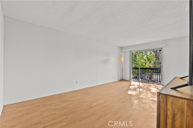 Detail Gallery Image 6 of 36 For 23515 Lyons Ave #S7,  Valencia,  CA 91355 - 1 Beds | 1 Baths