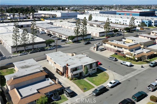 17441 Dairyview Circle, Huntington Beach CA: https://media.crmls.org/medias/ad35e420-cdda-40ec-ac58-49dc87ae0a94.jpg