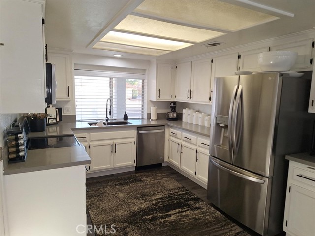 Detail Gallery Image 9 of 27 For 2874 Maple Dr, Hemet,  CA 92545 - 3 Beds | 2 Baths