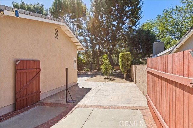 Detail Gallery Image 43 of 48 For 18200 Vintage, Northridge,  CA 91325 - 4 Beds | 3 Baths