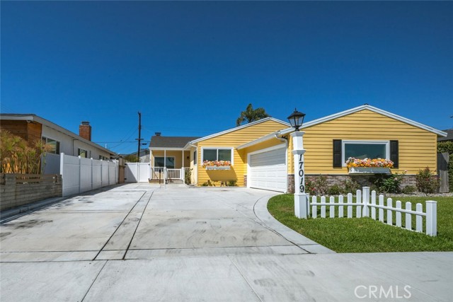 Detail Gallery Image 1 of 1 For 17019 Kornblum Ave, Torrance,  CA 90504 - 4 Beds | 3 Baths