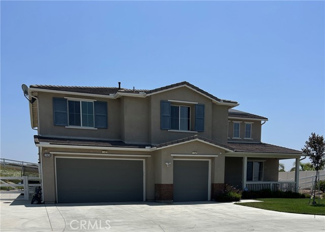 17426 Fairbreeze Court, Riverside CA: https://media.crmls.org/medias/ad368848-c8b8-4a47-a642-4491b7e17bab.jpg