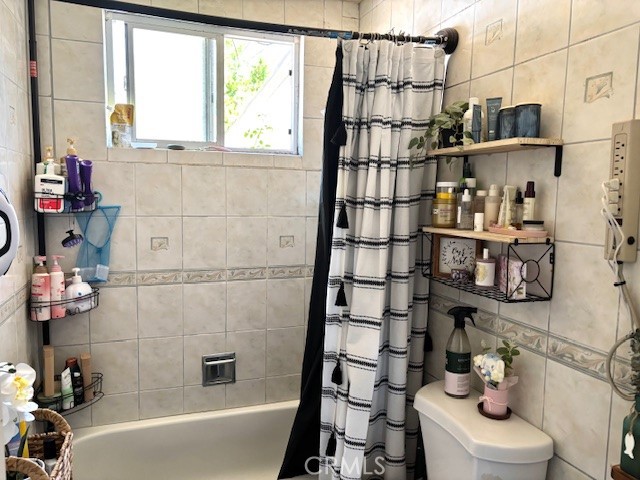 Detail Gallery Image 3 of 8 For 8360 Katherine Ave #1,  Panorama City,  CA 91402 - 3 Beds | 1 Baths