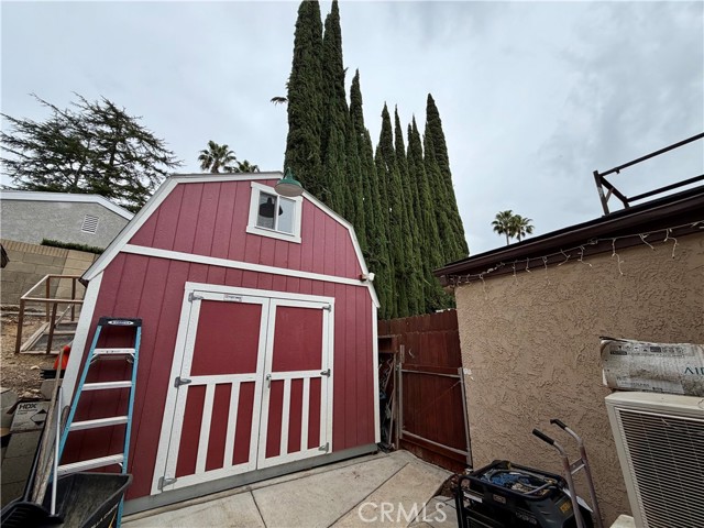 Detail Gallery Image 36 of 37 For 27939 Oakgale, Canyon Country,  CA 91351 - 3 Beds | 2 Baths