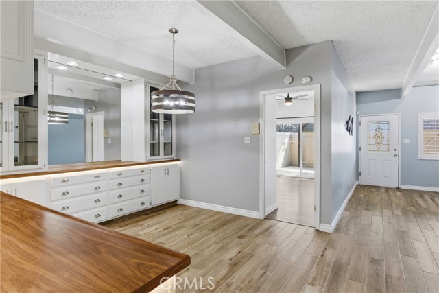 Detail Gallery Image 6 of 33 For 3800 Stockdale #2,  Bakersfield,  CA 93309 - 2 Beds | 1 Baths