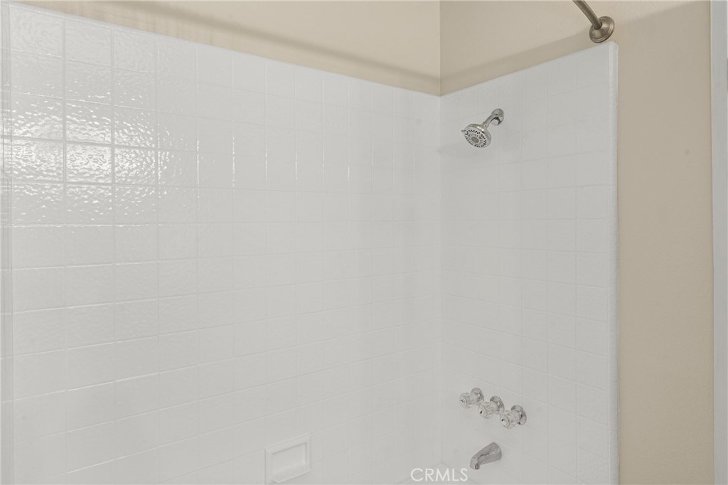 https://media.crmls.org/medias/ad370c1a-081f-42a4-8f31-e4d07678f7e1.jpg?preset=X-Large