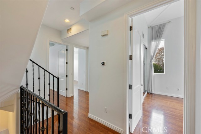 Detail Gallery Image 14 of 36 For 5027 Colfax Ave #1,  Valley Village,  CA 91601 - 3 Beds | 3 Baths