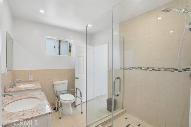 7958 Tampa Ave, Reseda CA: https://media.crmls.org/medias/ad382b68-1f25-4684-b3cd-58bb15b5b561.jpg