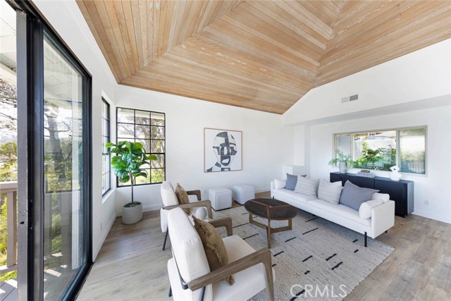 Detail Gallery Image 6 of 47 For 24 Coventry, Newport Beach,  CA 92660 - 2 Beds | 2 Baths
