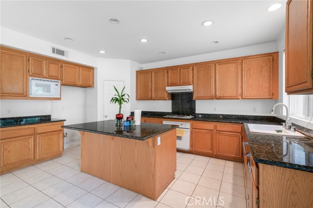 Detail Gallery Image 13 of 44 For 19359 Discovery Pl, Rowland Heights,  CA 91748 - 4 Beds | 3 Baths