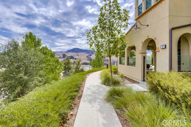 97 Adelfa Street, Rancho Mission Viejo CA: https://media.crmls.org/medias/ad39092a-ba53-41b9-b3ba-945235a2adcd.jpg