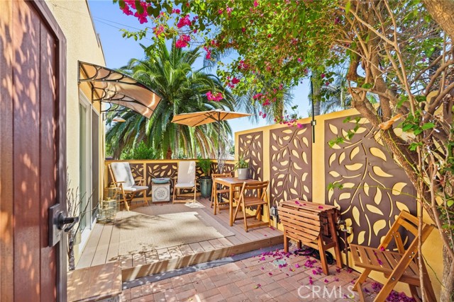 Detail Gallery Image 14 of 27 For 2258 Helios Dr, Los Angeles,  CA 90068 - 2 Beds | 1 Baths