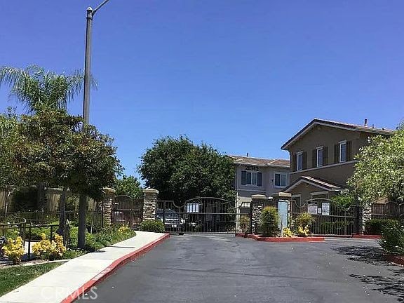 Detail Gallery Image 9 of 11 For 26320 Arboretum Way #302,  Murrieta,  CA 92563 - 2 Beds | 2 Baths