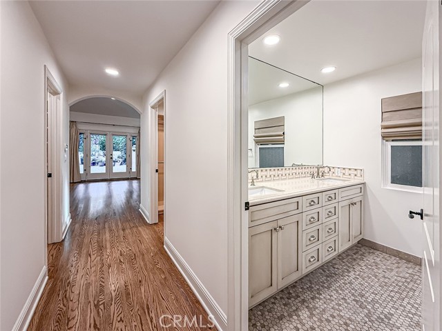 Detail Gallery Image 34 of 60 For 15452 Varden, Sherman Oaks,  CA 91403 - 4 Beds | 4 Baths