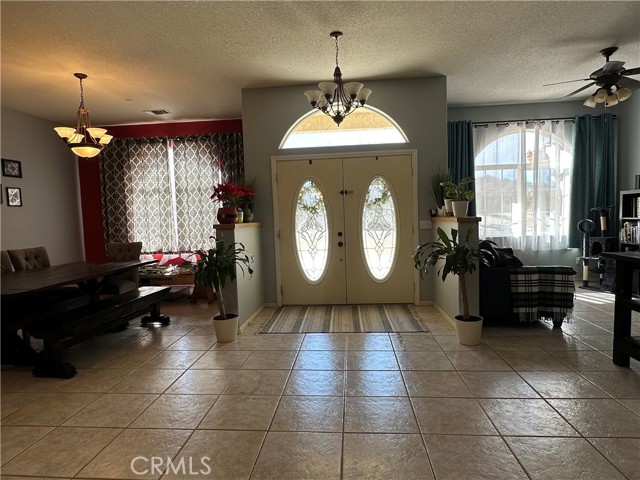8843 San Diego Drive, Yucca Valley CA: https://media.crmls.org/medias/ad39a613-5ef2-4dfc-be92-c23f8052c2bb.jpg