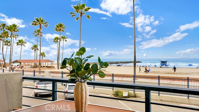 1202 N Pacific Street, Oceanside CA: https://media.crmls.org/medias/ad39ba11-4cea-47b2-852a-2ebe7e262dee.jpg