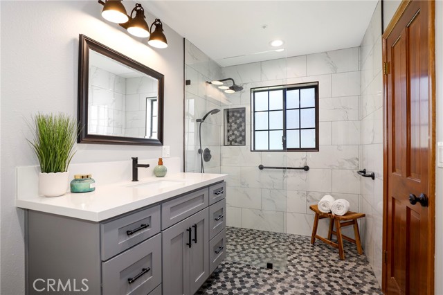 Detail Gallery Image 32 of 60 For 21565 Cleardale St, Newhall,  CA 91321 - 3 Beds | 2/1 Baths