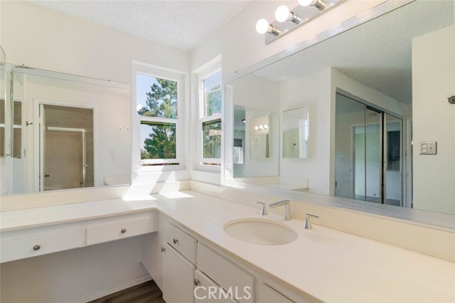 Detail Gallery Image 16 of 22 For 17900 Sherman Way #320,  Reseda,  CA 91335 - 1 Beds | 1 Baths