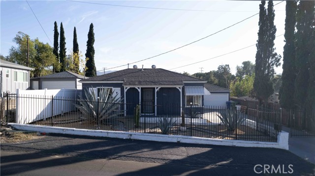 Detail Gallery Image 1 of 37 For 7310 Summitrose St, Tujunga,  CA 91042 - 3 Beds | 2 Baths